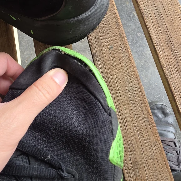 Nike Kyrie 4 Halloween - Picture 8 of 12